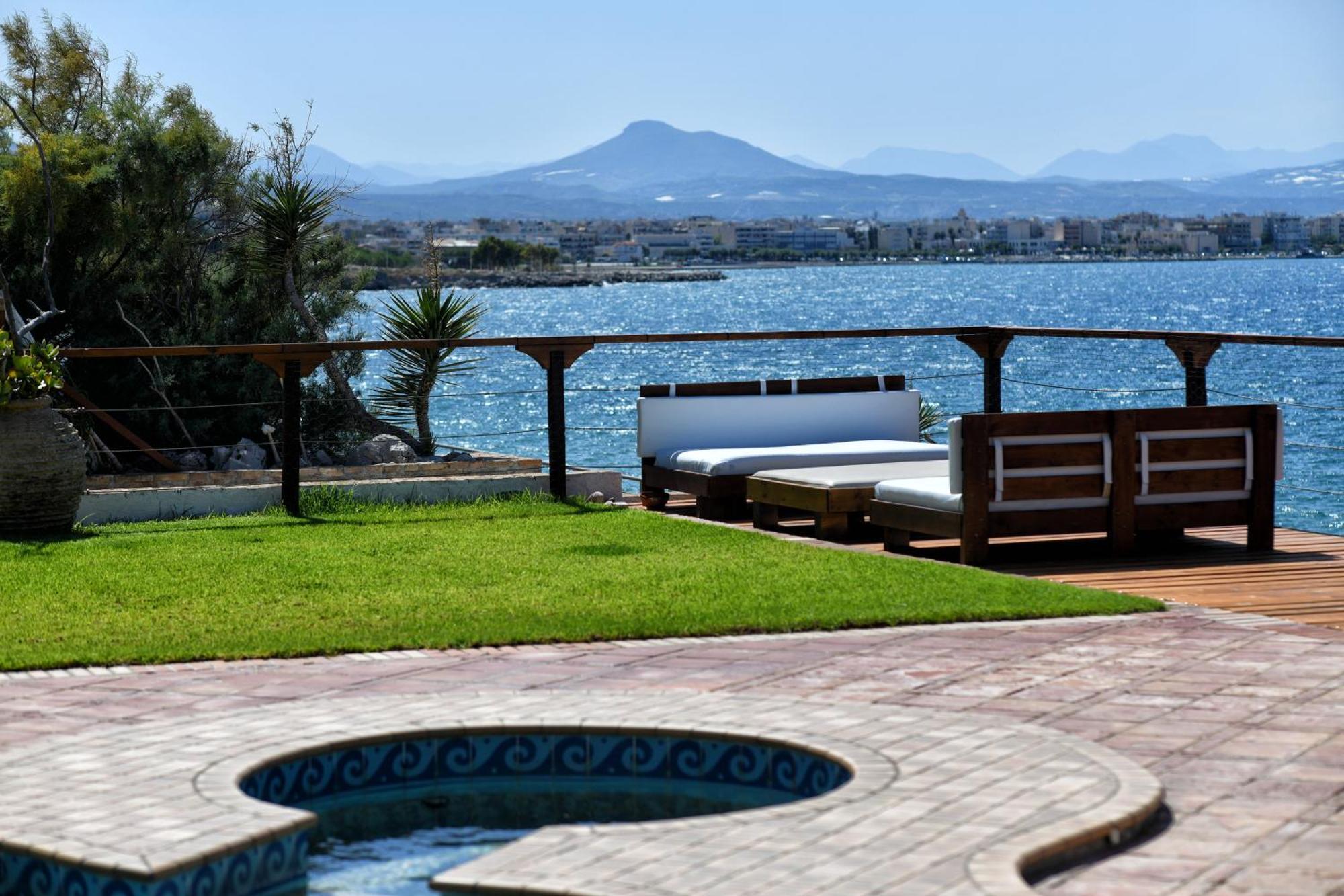 Luxurious Villa By The Sea Posidhonia  Exterior photo